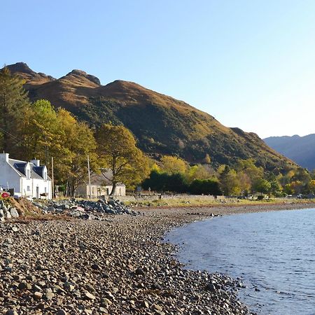 Shore Cottage Arnisdale Esterno foto