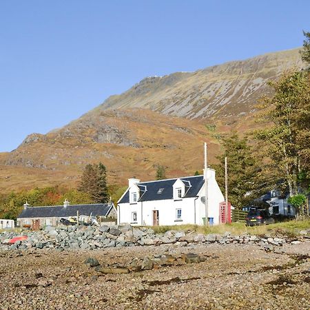 Shore Cottage Arnisdale Esterno foto
